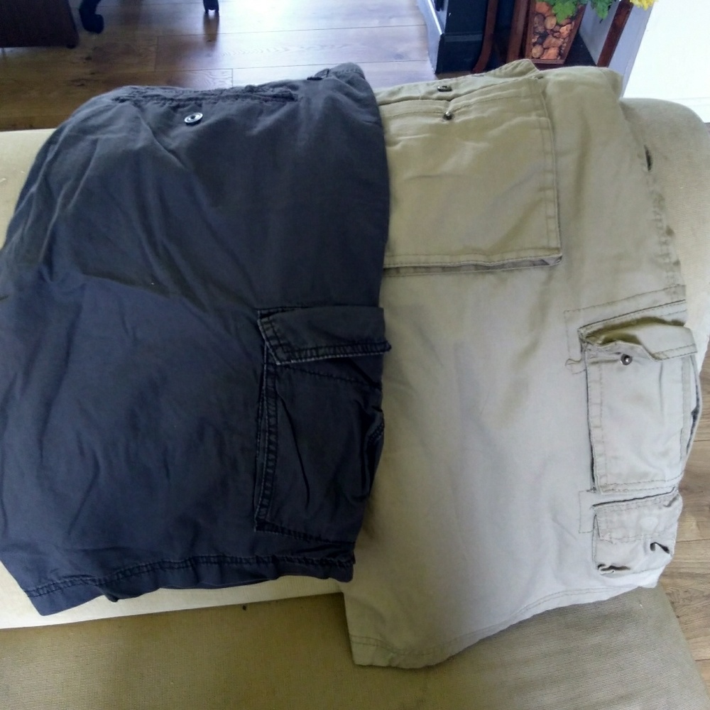 (2) Cargo Shorts